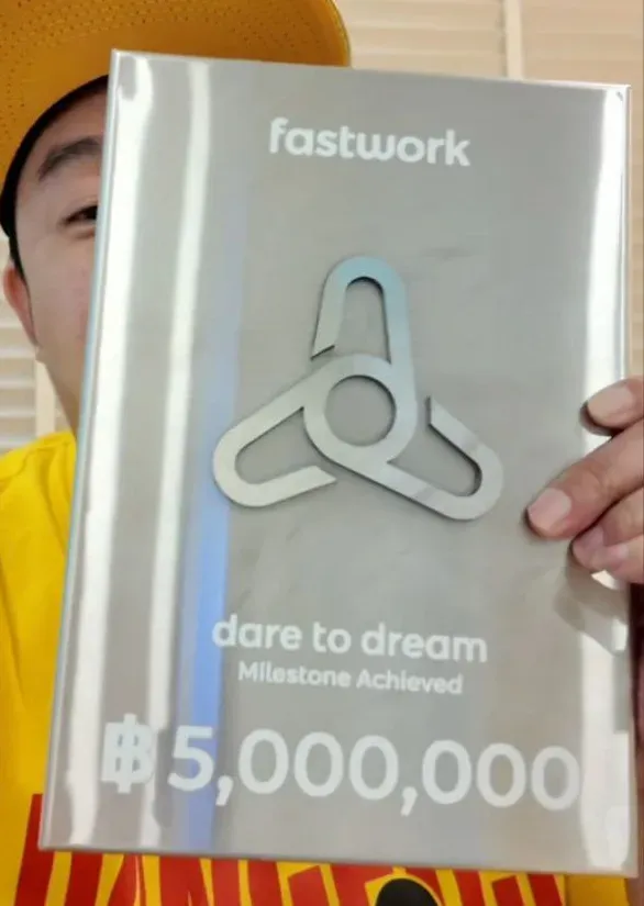 โล่ Milestone จาก Fastwork ยอดขายทะลุ 5 ล้านบาท